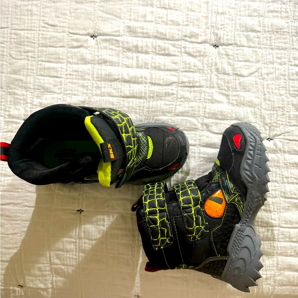 Boys snow boots